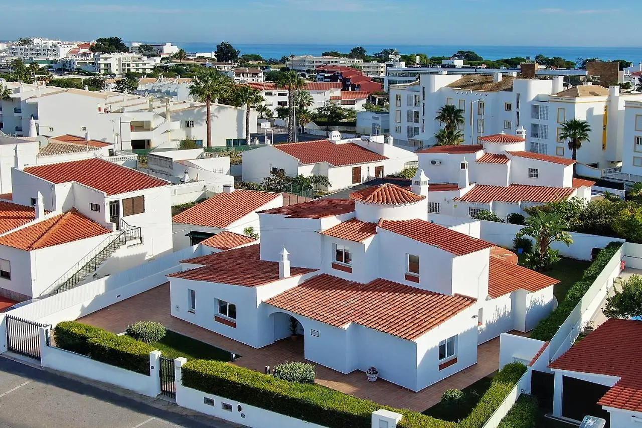 Villa Francella- Relaxing Holidays In An Ideal Location By Dreamvillasalbufeira  Albufeira